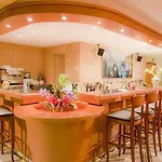 公寓式酒店 亚历山德拉海滩酒店 3*