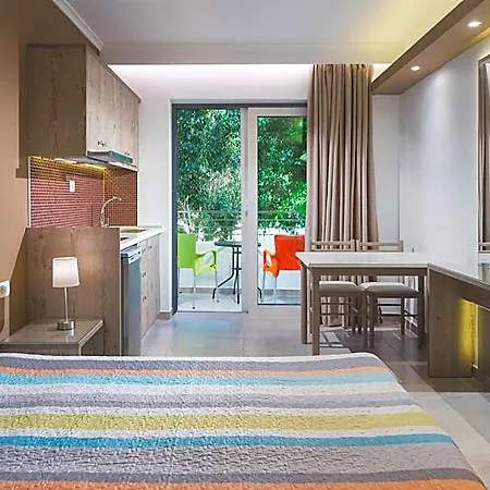 亚历山德拉海滩酒店 公寓式酒店 3*