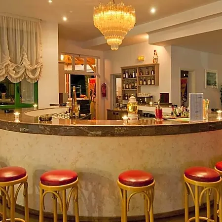 亚历山德拉海滩酒店 公寓式酒店 科斯镇