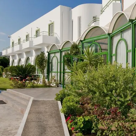 アパートホテル Alexandra