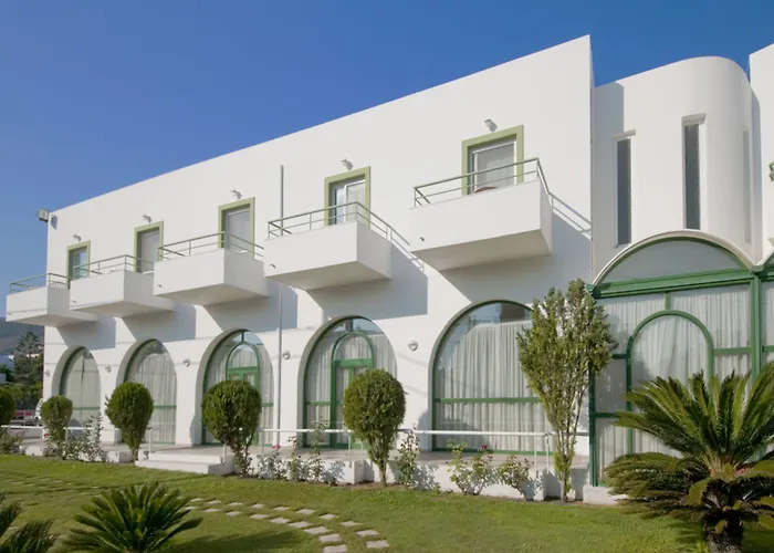 Alexandra Apartahotel